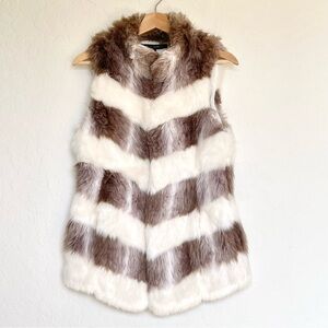 WHBM White House Black Market Chevron Stripe Faux Fur Vest White/Brown XS